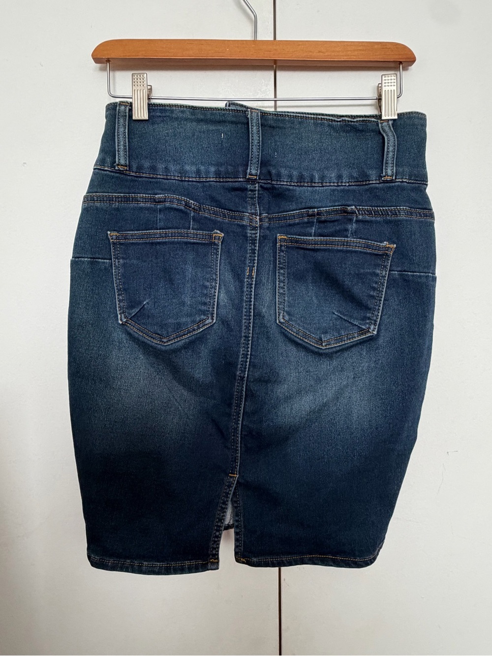 Denim Skirt - stretchy ! - Picture 3 of 6